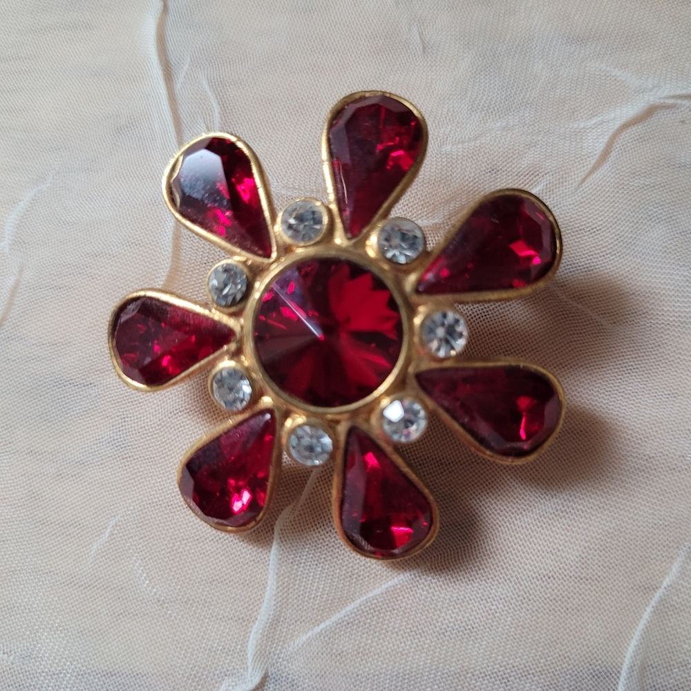 Brillant Red Vintage Eisenberg Ice Pin In Goldtone